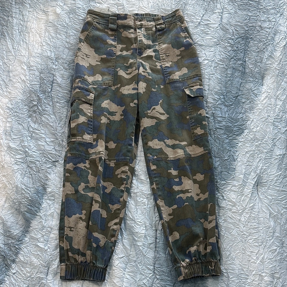141. Camouflage Cargo Pants